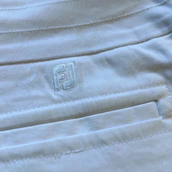 FootJoy white stretch golf shorts size small - Picture 5 of 5